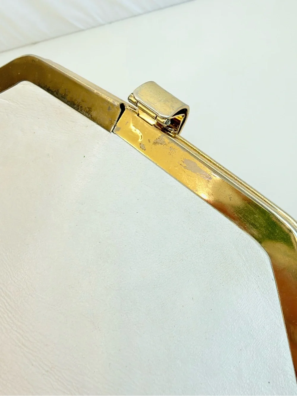 Mid-century White Genuine leather Diamond Shape Hinge Frame Two-Way Bag Vintage